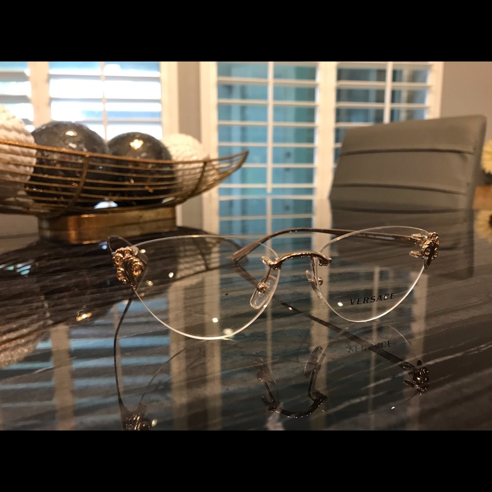 Vercase frames